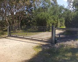 Tubular Automatic Sliding Driveway Gate Tubular Automatic Sliding Driveway Gate