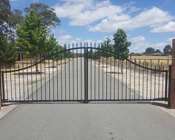 Double Swing Automatic Driveway Gates Double Swing Automatic Driveway Gates
