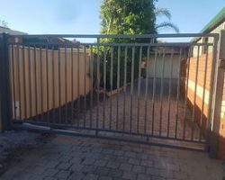 Single Swing Automatic Vehicle Gate Single Swing Automatic Vehicle Gate