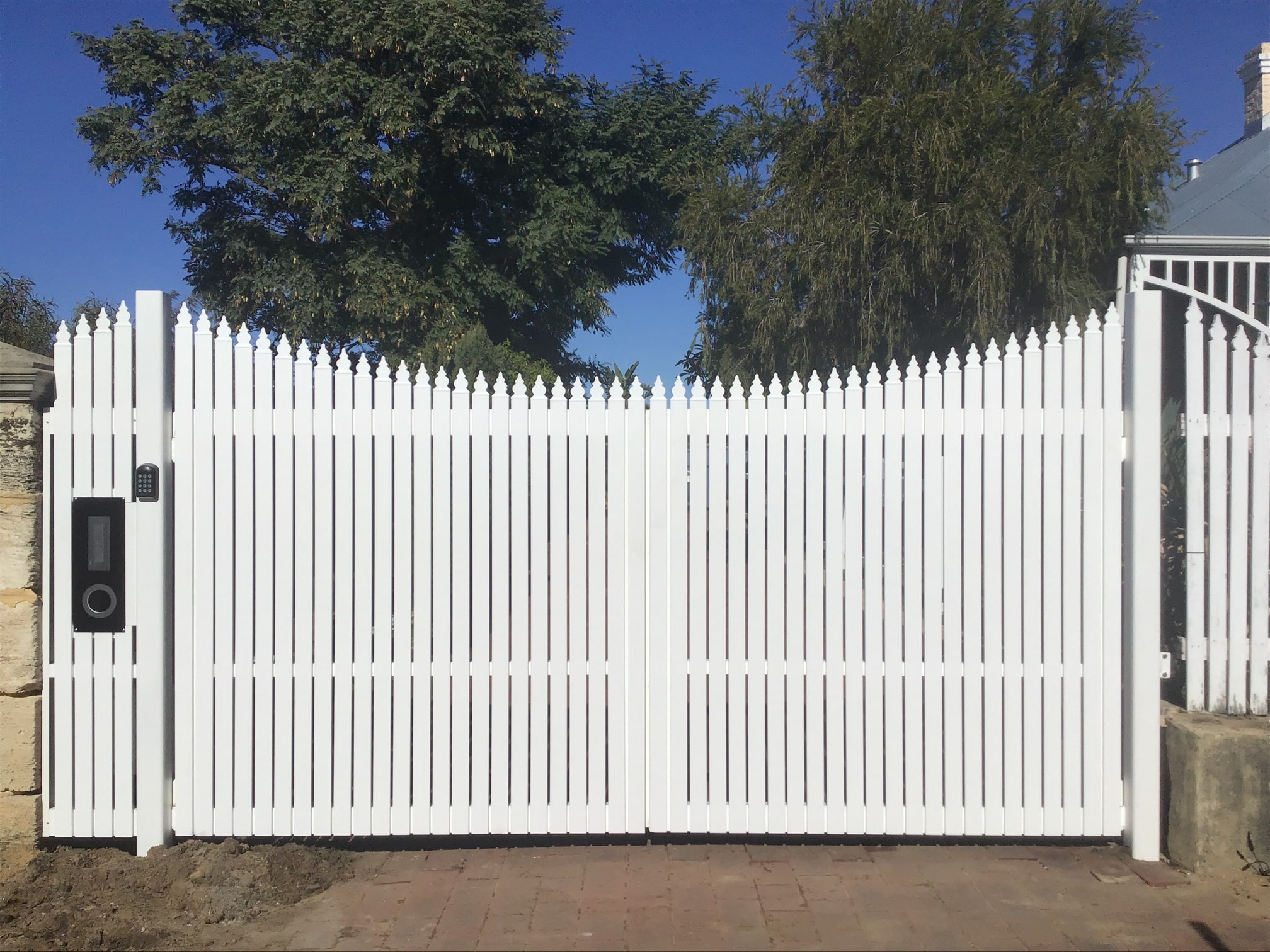 The Victoria Automated Swing Gate