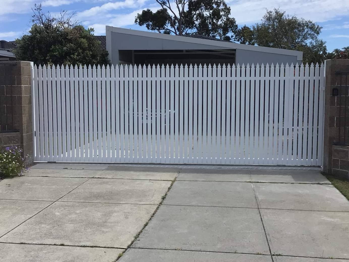 The Victoria Automated Sliding Gate
